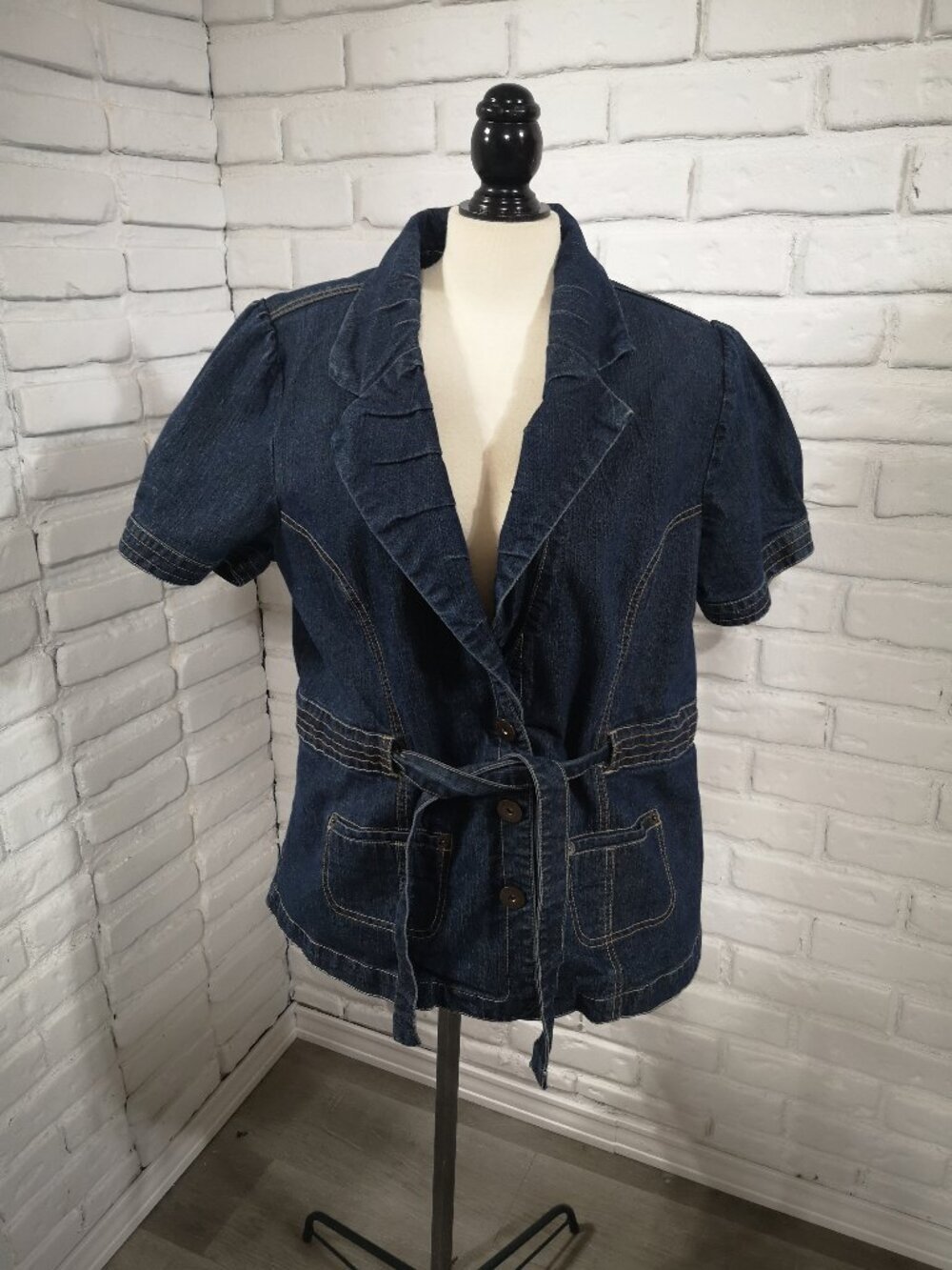 Contempo by Penningtons Ladies Size 14 Medium Wash Button & Tie Front Jacket